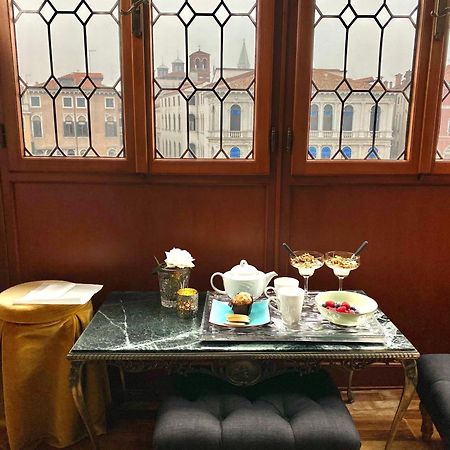 Rialto Terrace On The Grand Canal Venice Exterior photo