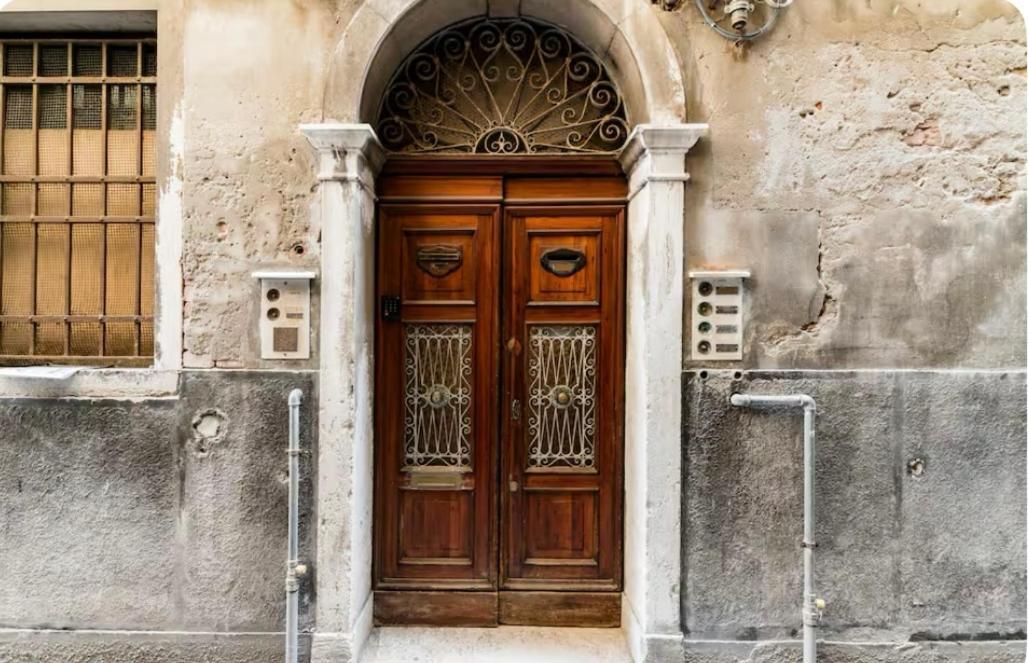 Rialto Terrace On The Grand Canal Venice Exterior photo